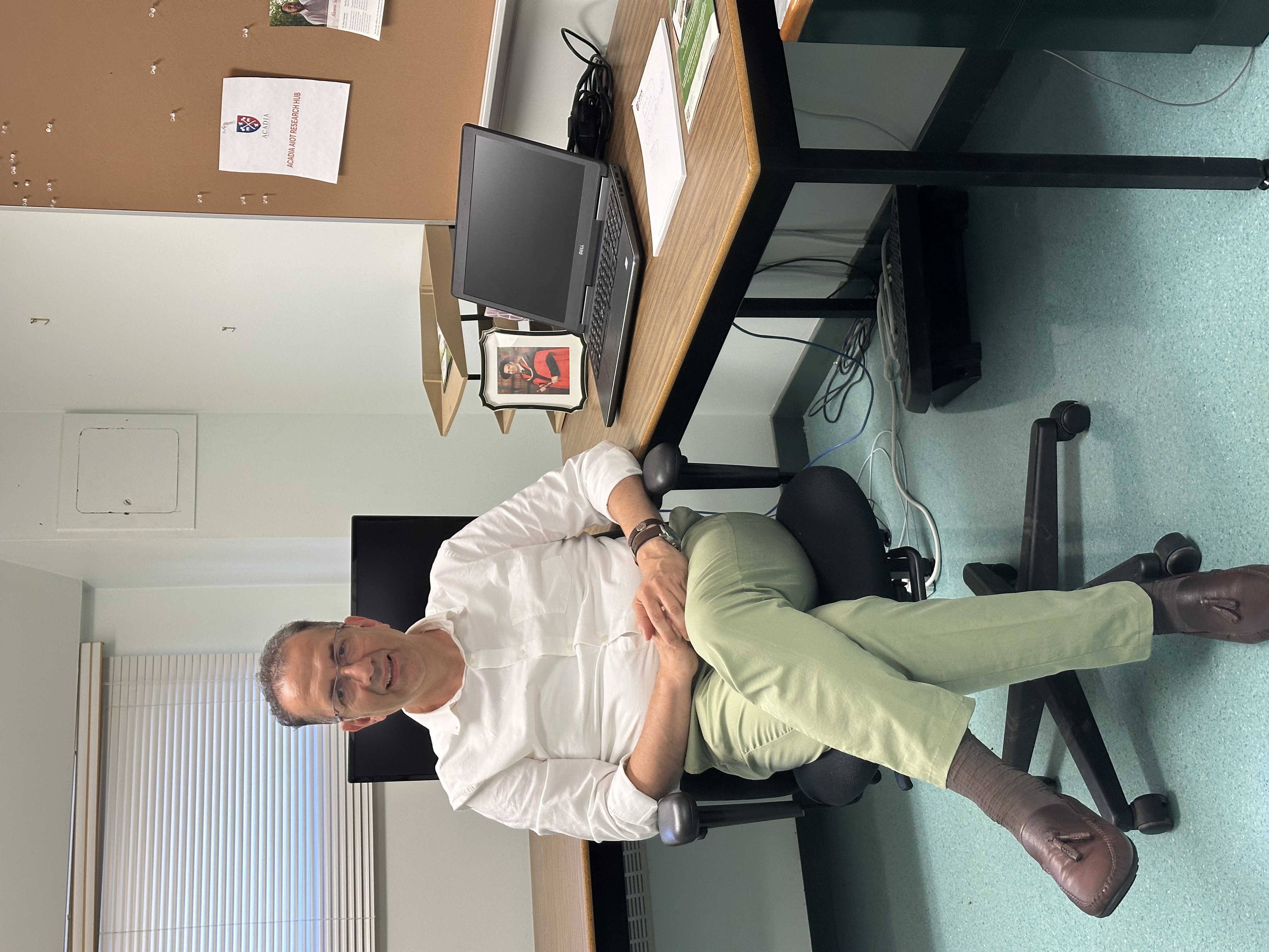 Dr. Esteve Hassan